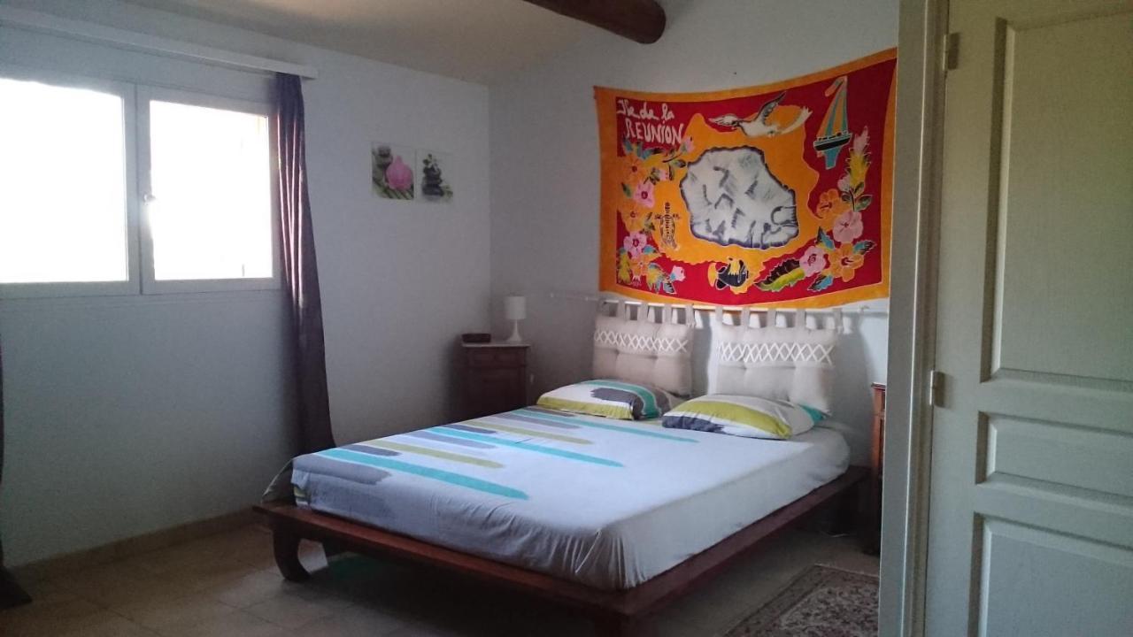 Bed and Breakfast Mas Les Cigales Roaix Exterior foto